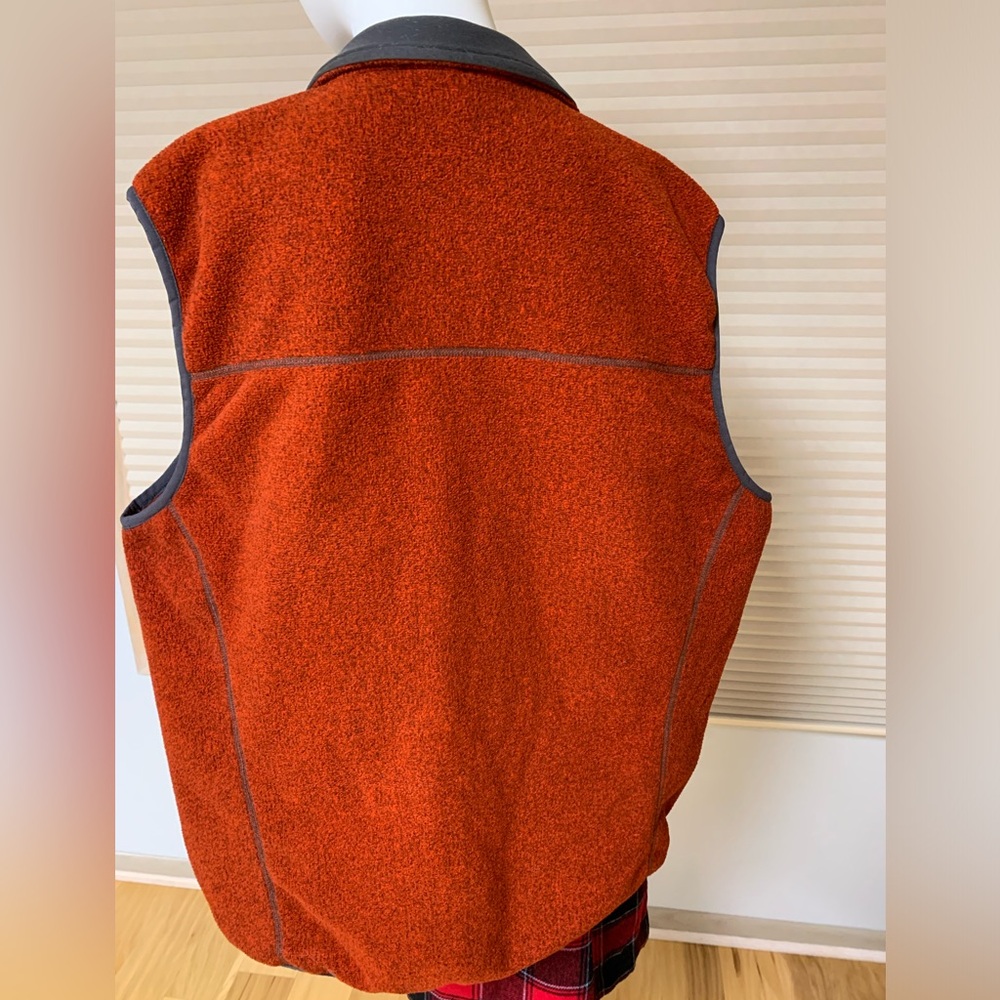 Duluth trading Men’s Vest. Fleece Pockets Like New Size:M. - Picture 4 of 9